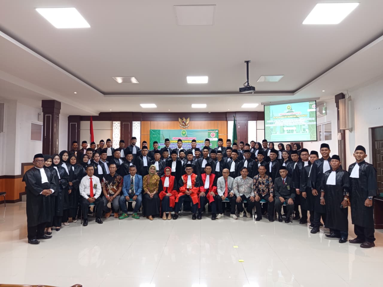 59 Advokat Baru Resmi Disumpah di Pengadilan Tinggi Padang