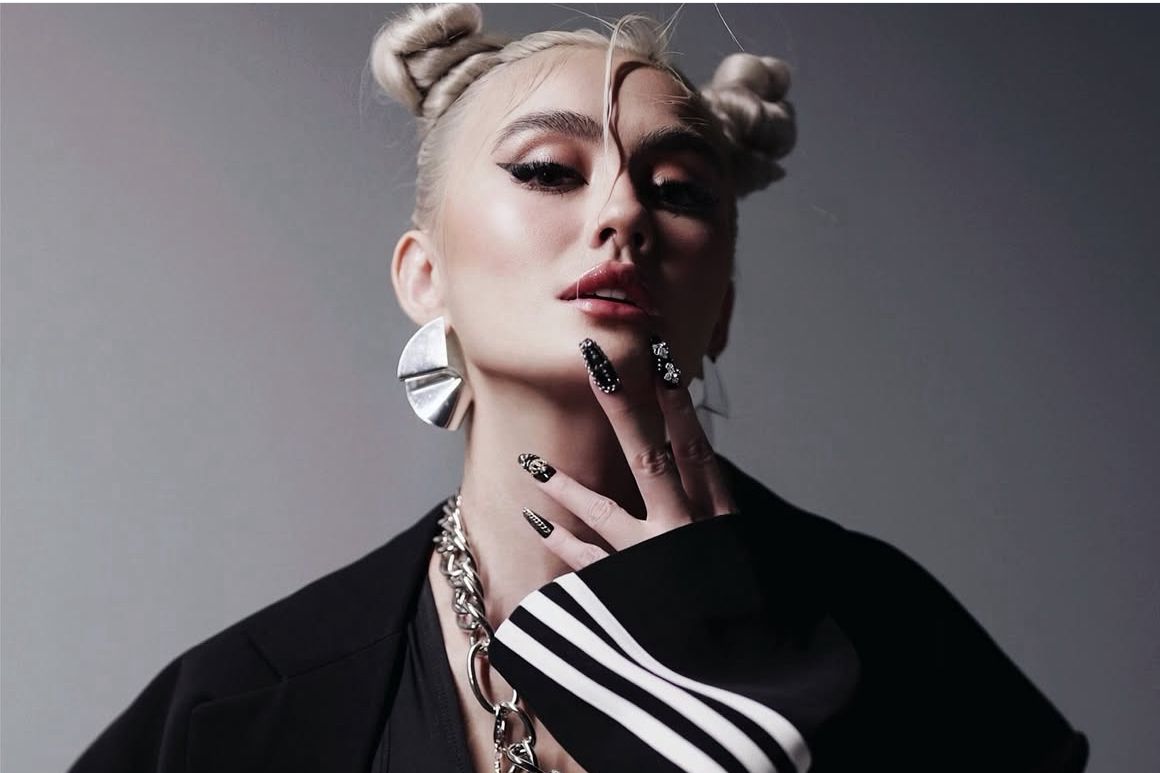 Agnez Mo Tidak Hadir, Sidang Kembali Ditunda Pekan Depan