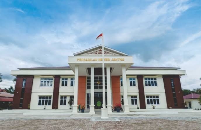 Angkut Kayu Dari Pegunungan Aceh Secara Ilegal, Sopir-Kenek Divonis 2 & 1 Tahun Penjara