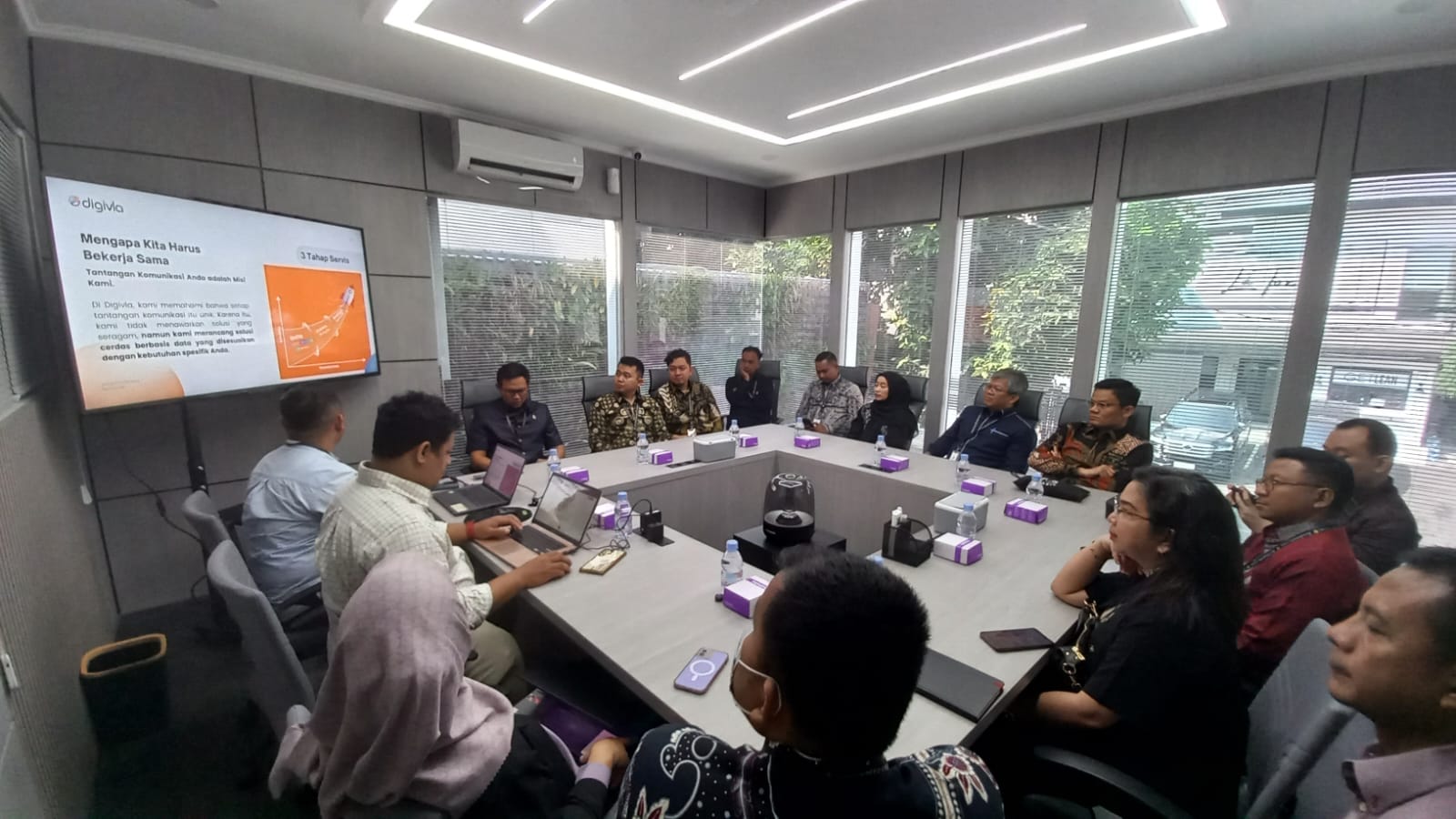Belajar Media Monitoring, Tim Redaksi Dandapala Kunjungi Digivla