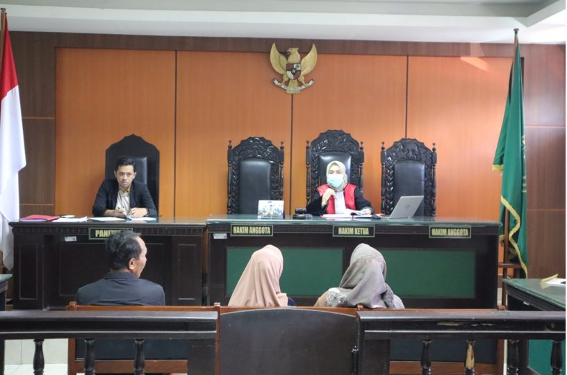 Cucu yang Aniaya Neneknya Sendiri, Akui Bersalah di Sidang PN Praya