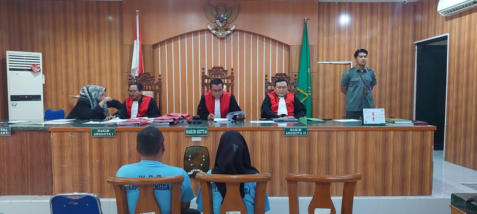 Diputus Bebas! Pasutri di Kota Langsa Aceh Rayakan Lebaran Bersama Keluarga