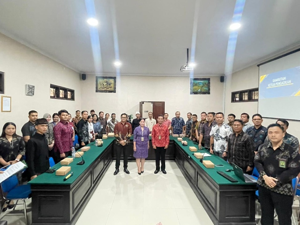 Forum Konsultasi Publik PN Amlapura Dorong Peningkatan Kualitas Pelayanan Peradilan