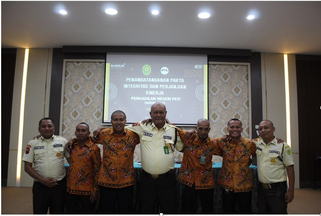 Hakim dan Pegawai PN Pati Cukur Gundul Massal, Ada Apa?