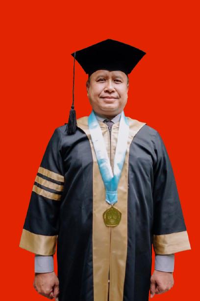 Hakim PN Bekasi Sandang Gelar Doktor, Kaji Perlindungan Debitur dalam Eksekusi Fidusia