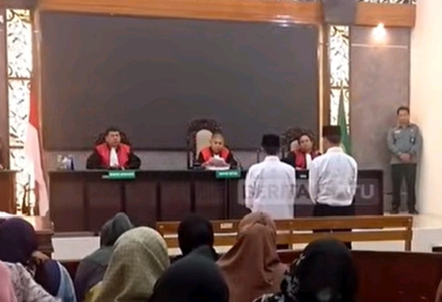 Kasus Pembunuhan di Probolinggo, Ayah & Anak Dibui 15 Tahun & 12 Tahun