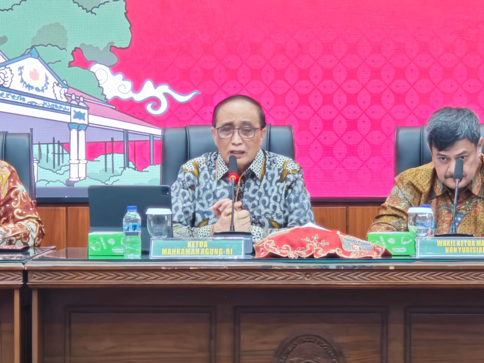 Ketua MA: Hilangkan Budaya Bawahan Melayani Pimpinan!