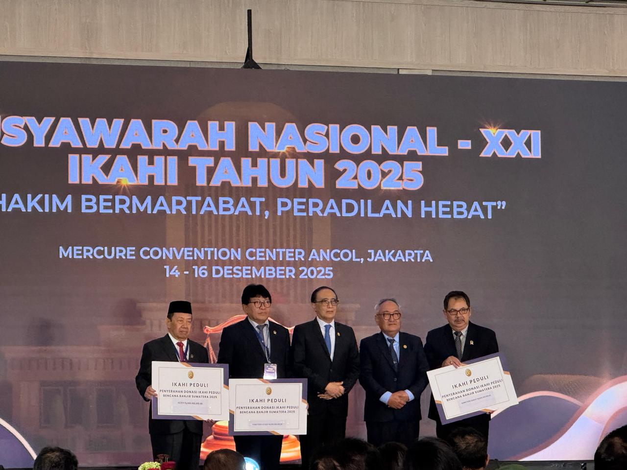 Ketua MA-Ketum PP IKAHI Salurkan Donasi Hakim ke Korban Bencana Sumatra