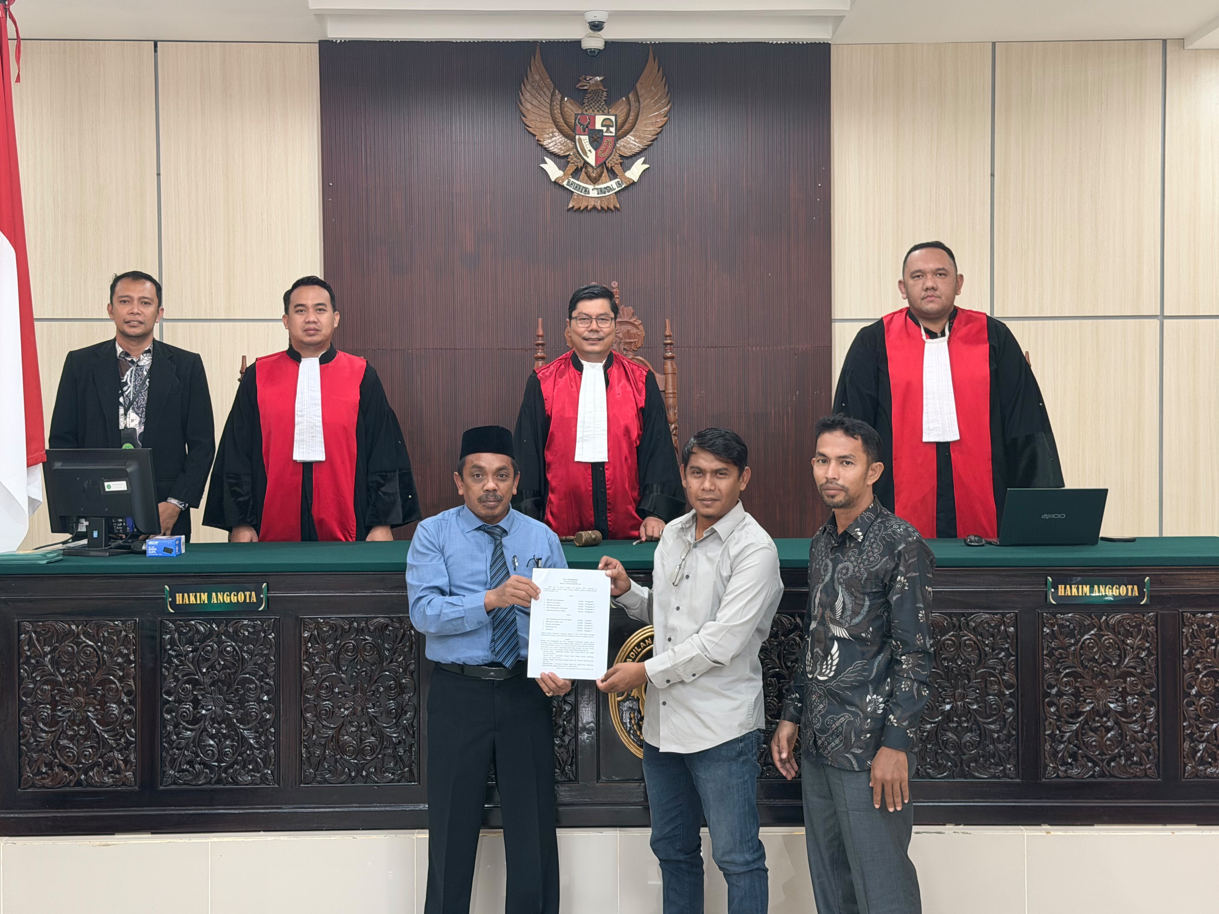 Ketua PN Jantho Tutup Sidang Terakhir dengan Perdamaian