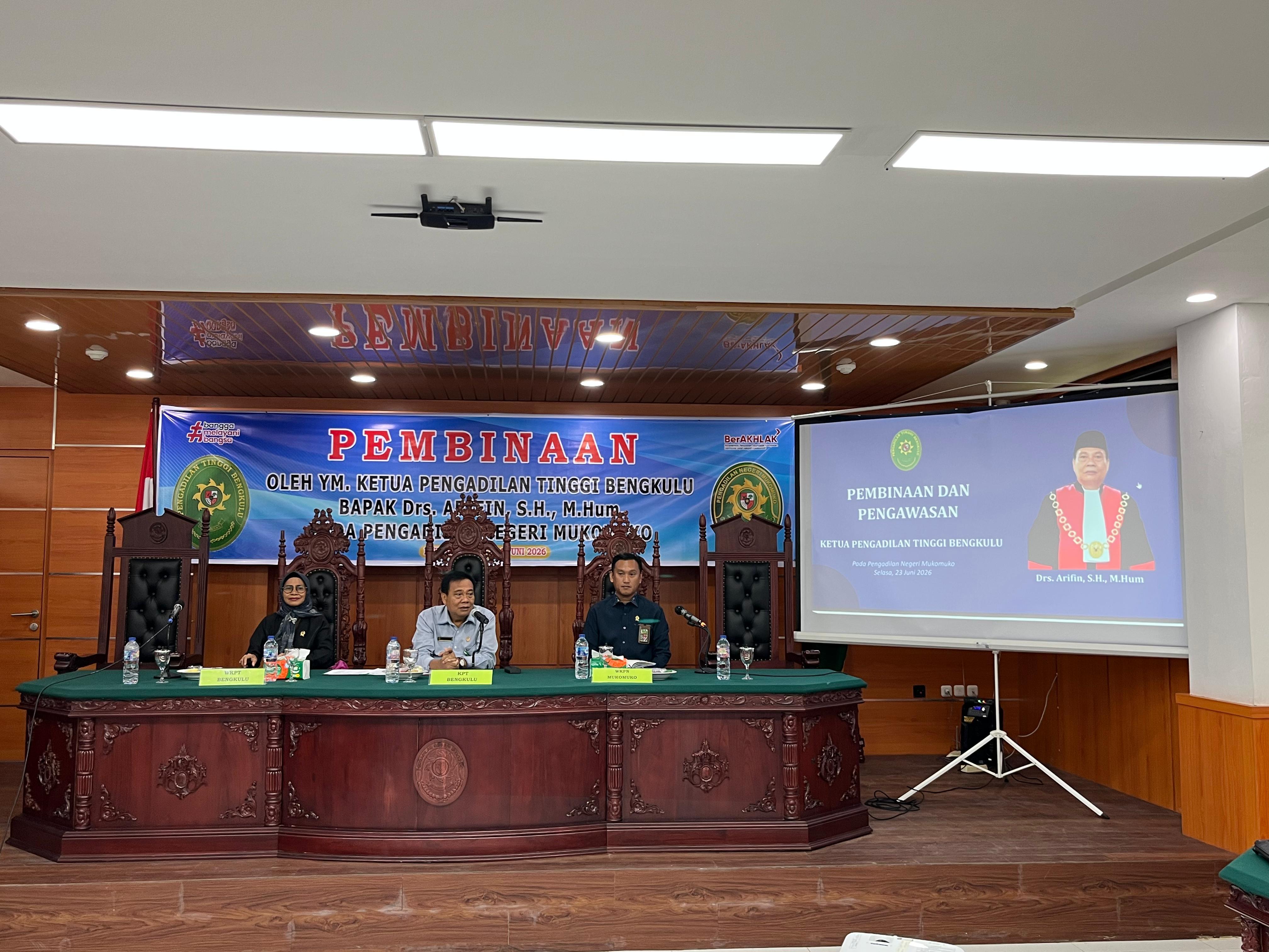 Ketua PT Bengkulu Gelar Pembinaan di PN Mukomuko, Tekankan Integritas & Pelayanan Prima