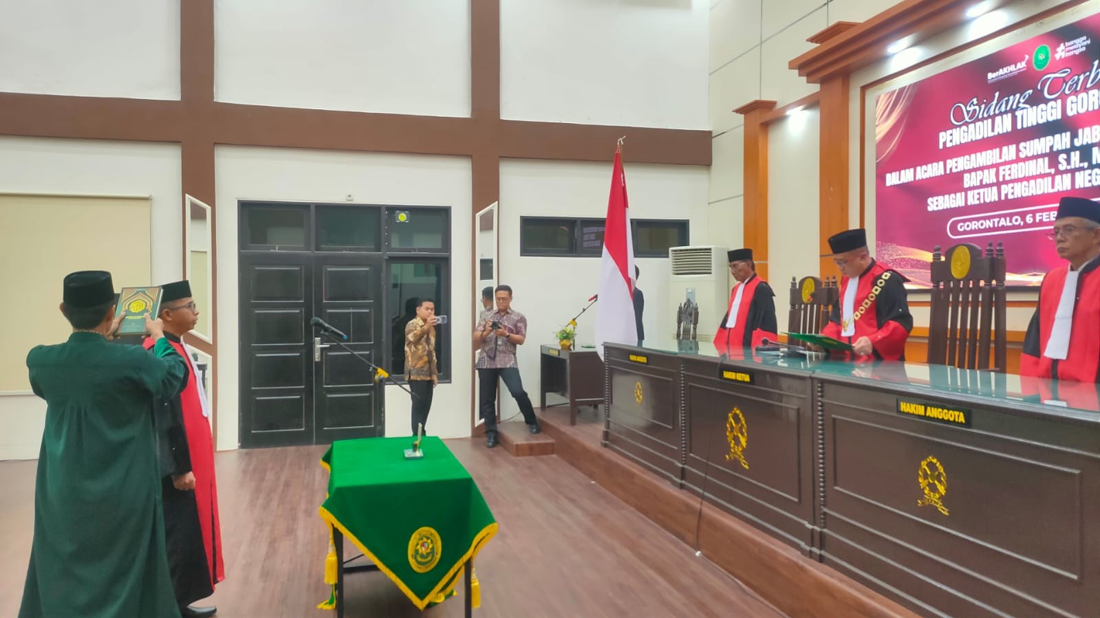 Ketua PT Gorontalo: Tekankan Pentingnya Integritas Hakim saat Melantik Ketua PN Marisa