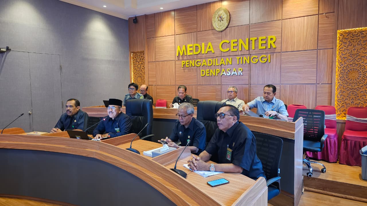 KOPI BALI: Ketua PT Denpasar Tekankan Disiplin hingga Kualitas Putusan