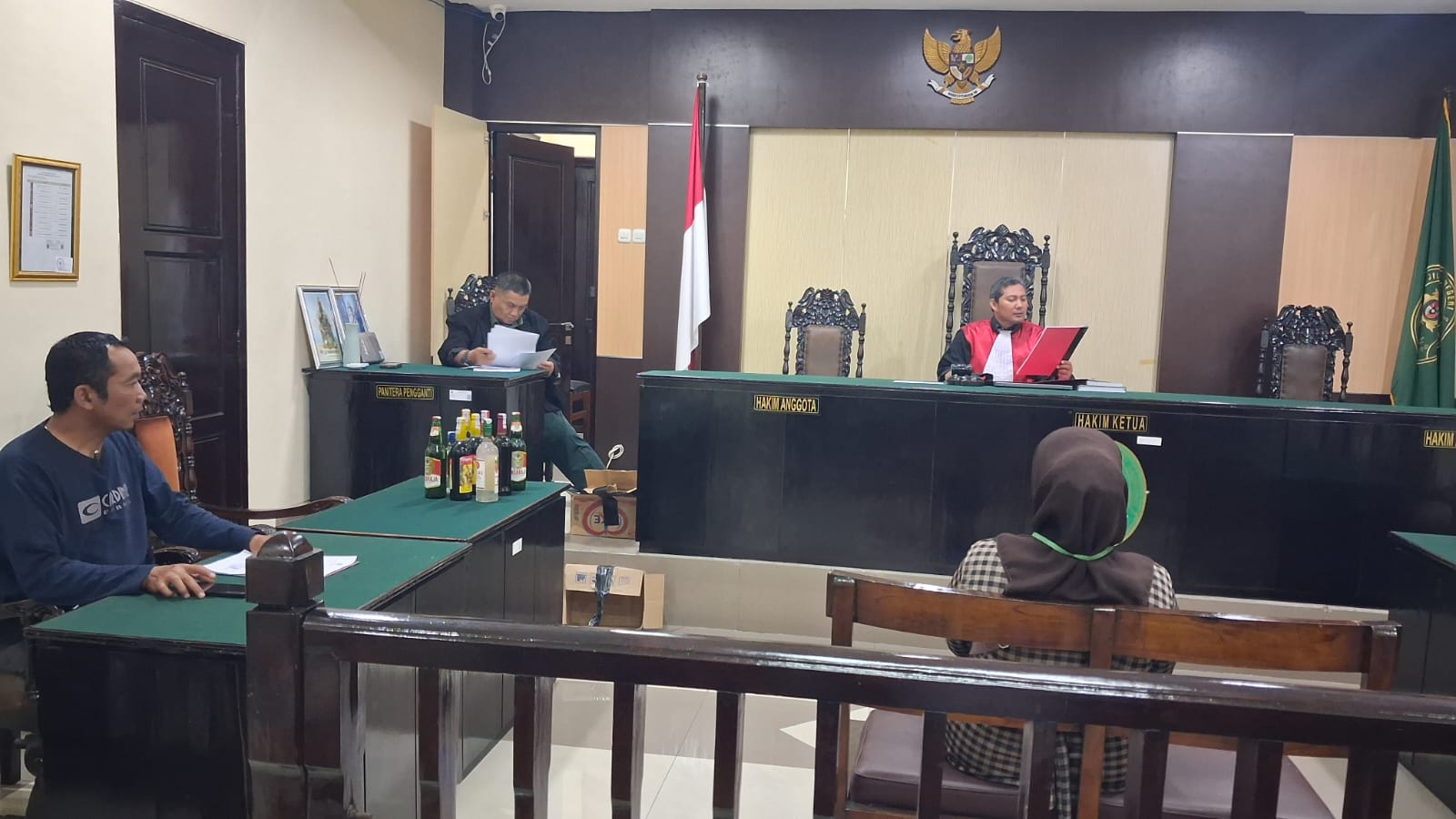 KUHP Baru, Pedagang Miras Dihukum Pidana Pengawasan