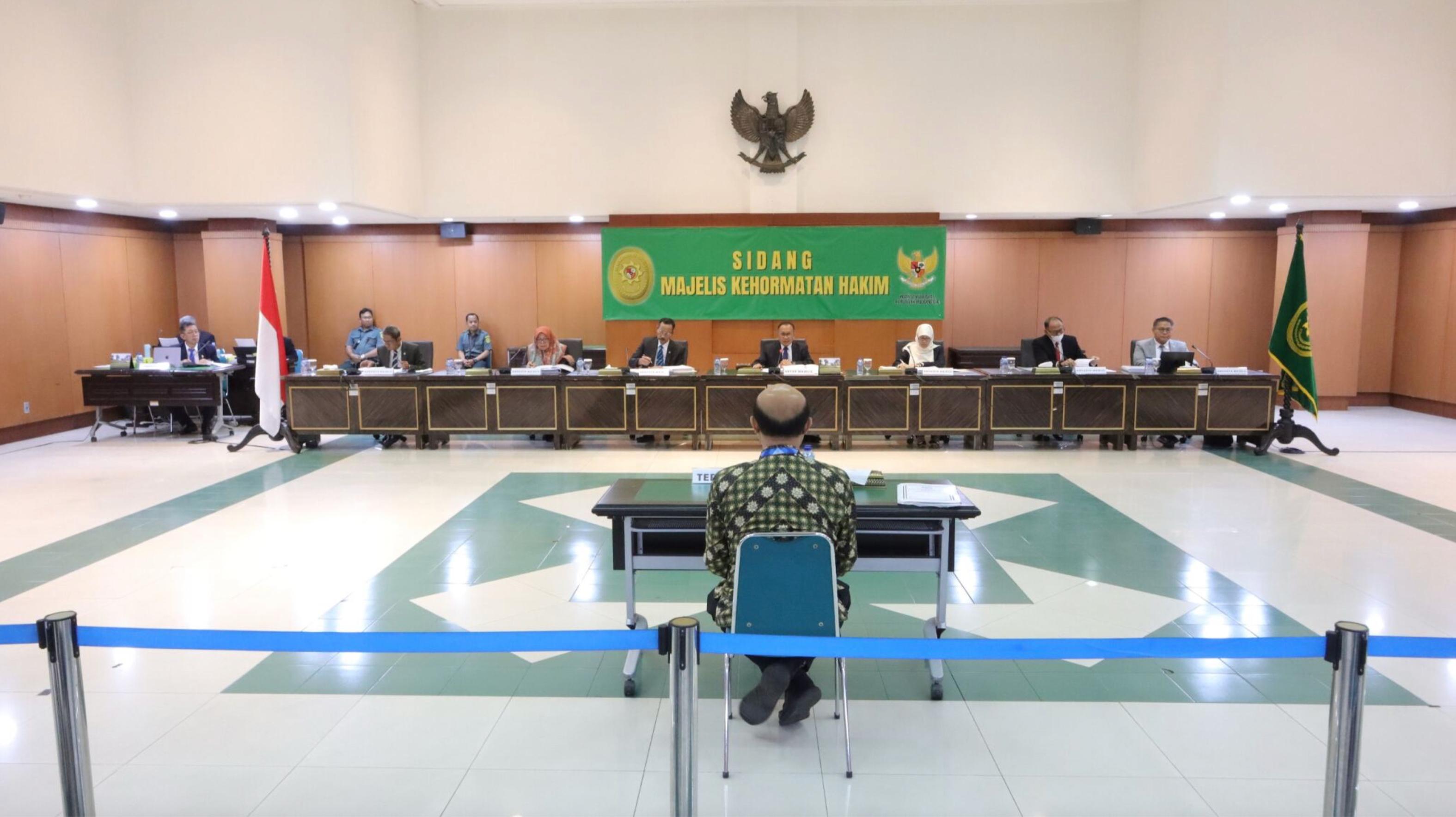 KY-MA Berhentikan Mantan Ketua Pengadilan Negeri, Ini Penyebabnya