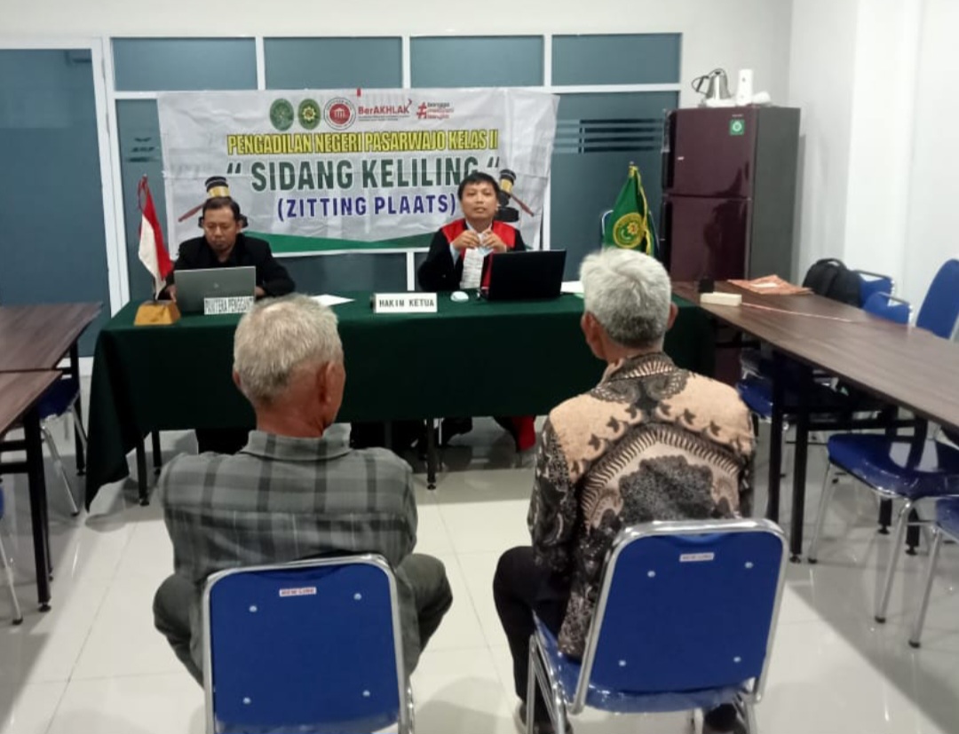 Lewati Jalan Rusak Arungi Lautan, PN Pasarwajo Sulteng Gelar Sidang Keliling