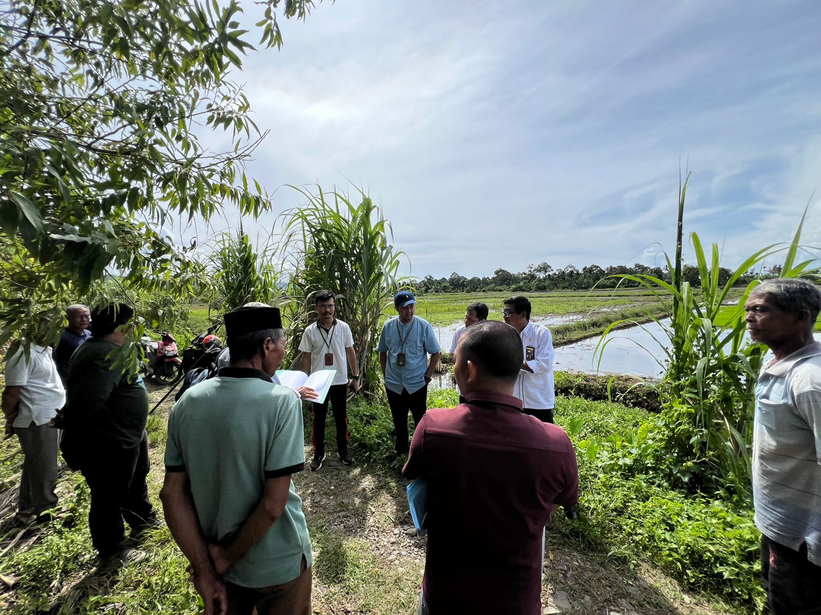 Lewati Lahan Sawah Licin, PN Blangpidie Berhasil Gelar Pemeriksaan Setempat