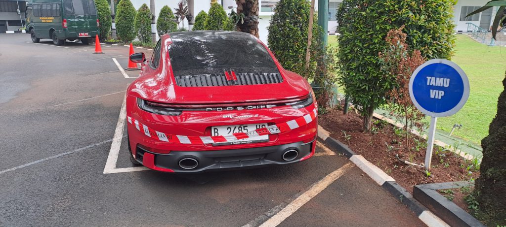 MA Rampas untuk Negara Porsche 911 dan  Lexus L3500 di Kasus Korupsi BTS