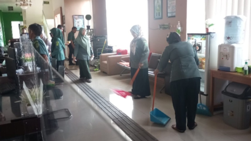 Model (Morning Day Clean & Laugh), Terobosan Sederhana Bermakna Di PN Kotabaru