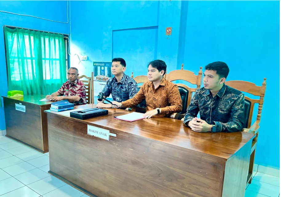 Perdana, PN Larantuka Jatuhkan Putusan Pemaafan Hakim ke 4 Pelajar