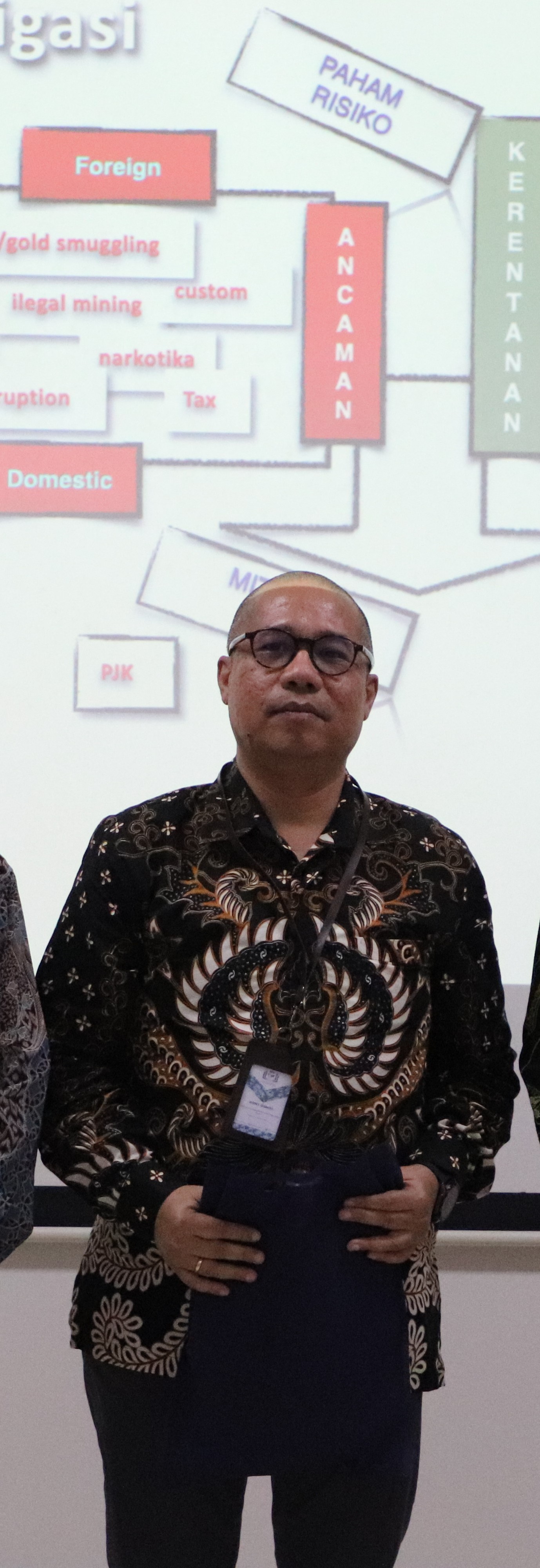 Peredaran Gelap-Penyalahgunaan Narkotika: Analisis Interpretasi Teleologis Pasal 35 UU Narkotika