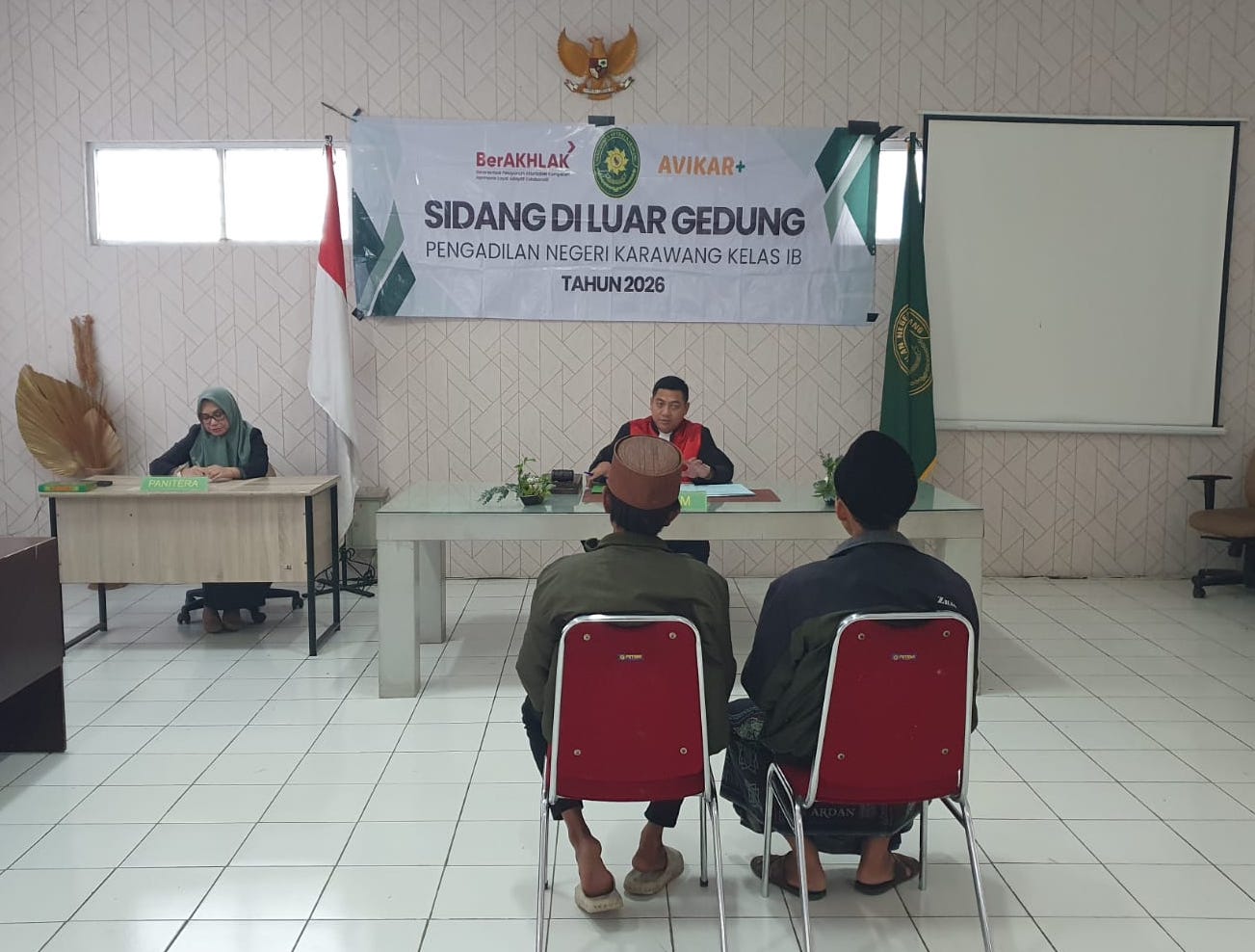 Permudah Akses Keadilan, PN Karawang Lakukan Sidang Keliling Permohonan Ganti Nama