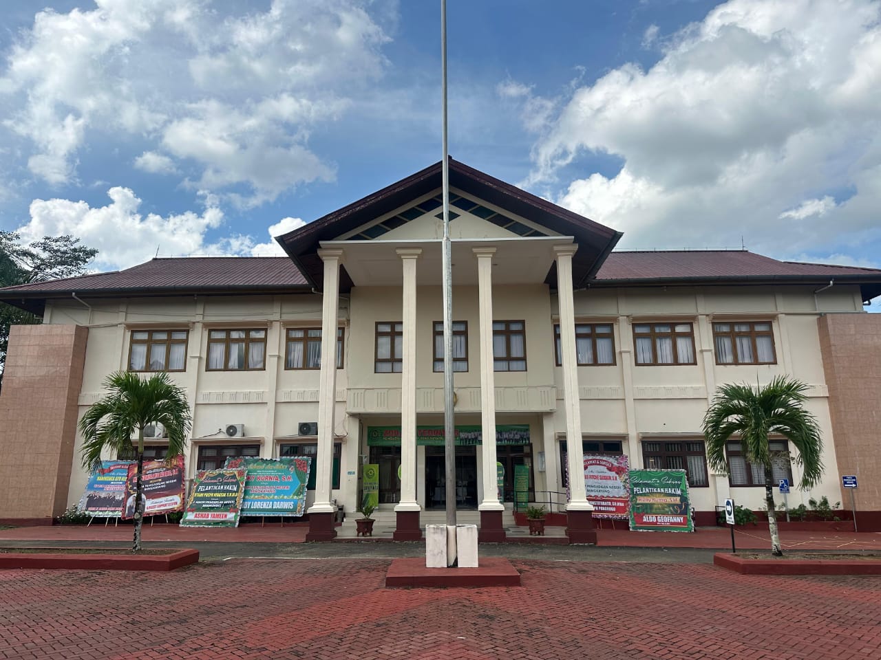 PN Bengkayang Bebaskan Terdakwa Kasus Dugaan Perusakan Rumah di Desa Karimunting
