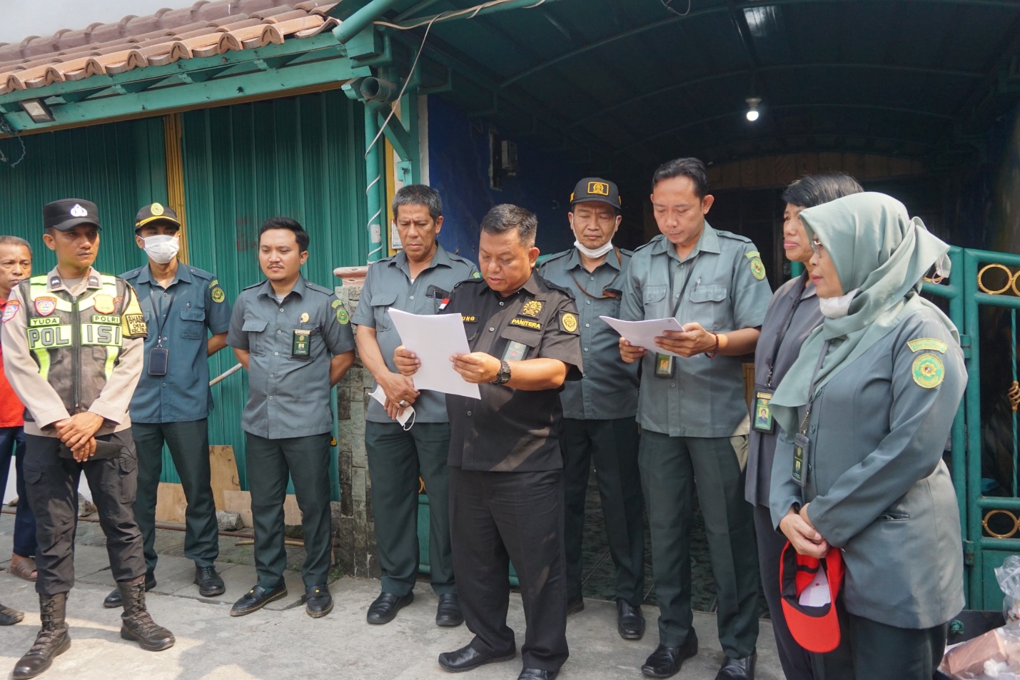PN Karawang Tuntaskan Eksekusi Pengosongan, Pemenang Lelang Kuasai Objek