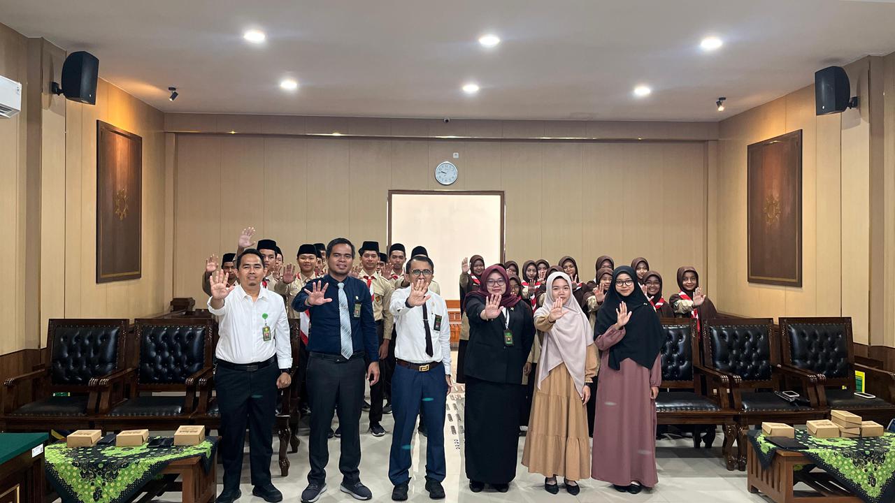 PN Magetan Ajak Pelajar Kenal Profesi Hakim & Waspada Kekerasan Seksual