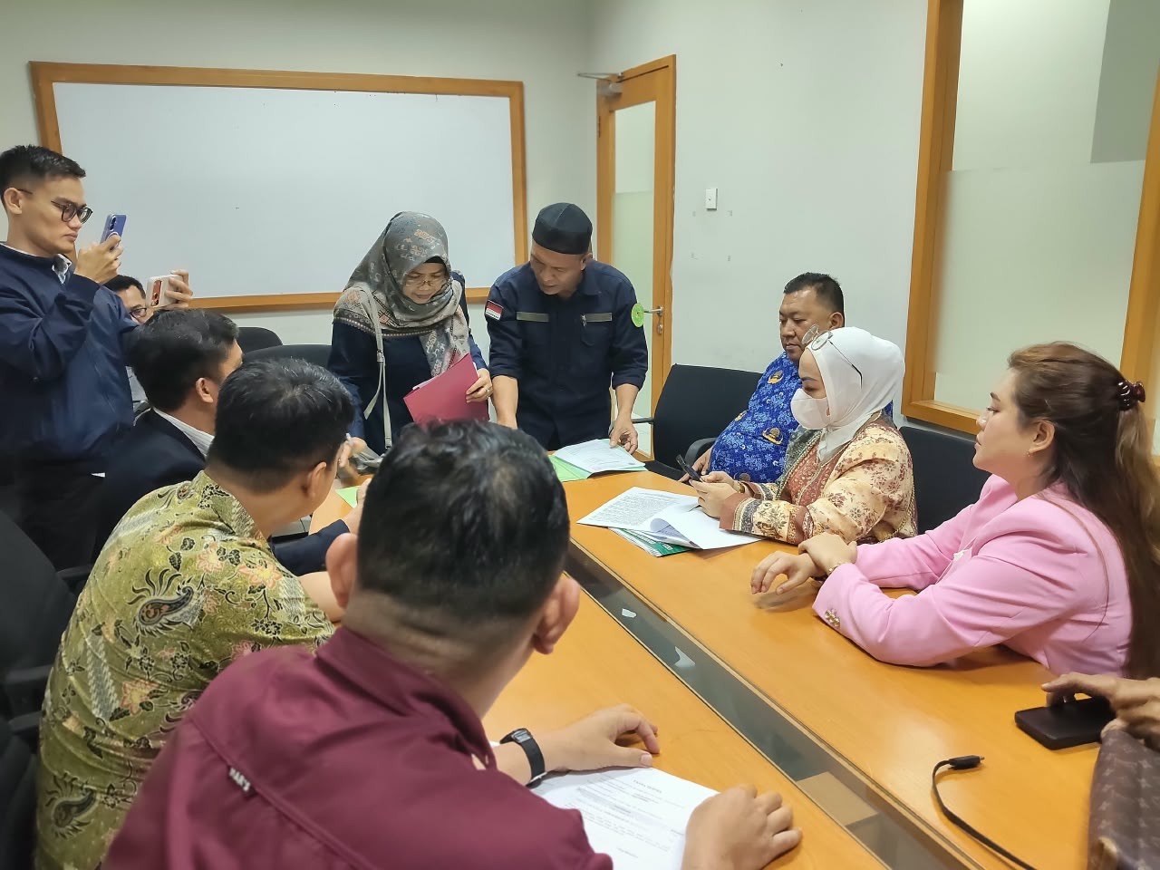 PN Palembang Tuntaskan Eksekusi, Dua SHM Diserahkan kepada Pemohon