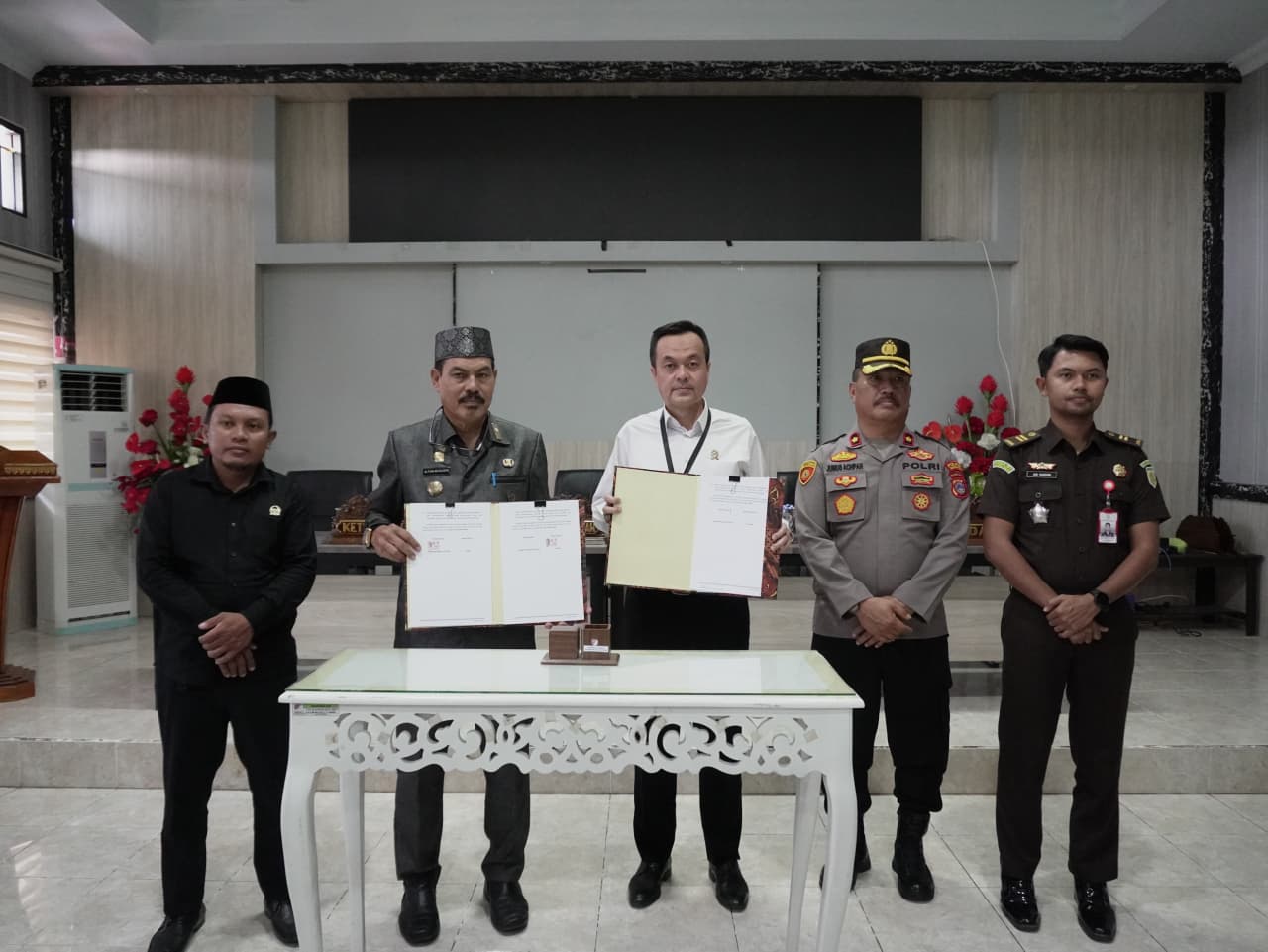 PN Poso & Pemkab Tojo Una-Una Jalin Kerja Sama Bersidang di Luar Gedung Pengadilan