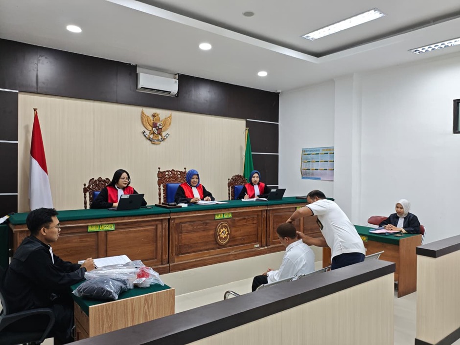 PN Rantau Fasilitasi Alat Bantu Dengar Terdakwa, Wujudkan Peradilan Inklusif