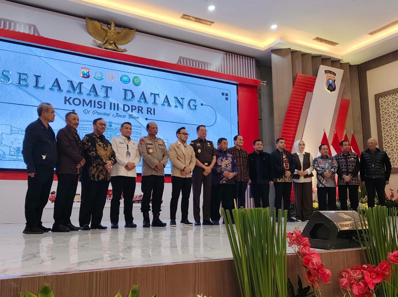 PT Surabaya Bahas Evaluasi Pelaksanaan KUHAP dalam Kunker Komisi III DPR RI