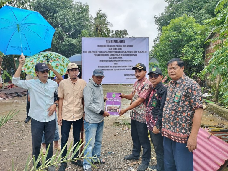 Rintik Hujan Iringi PN Pangkajene Tuntaskan Eksekusi Kedua Dalam Satu Minggu