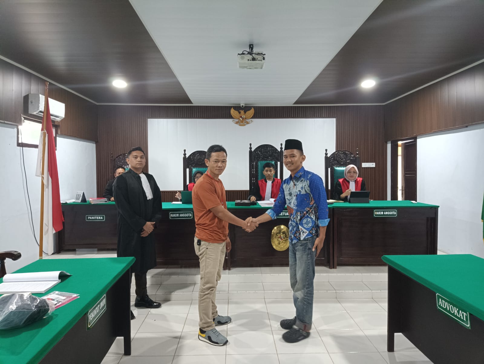 Saling Maaf, PN Muara Bulian Vonis Pidana Pengawasan Mahasiswa Penganiaya Polisi