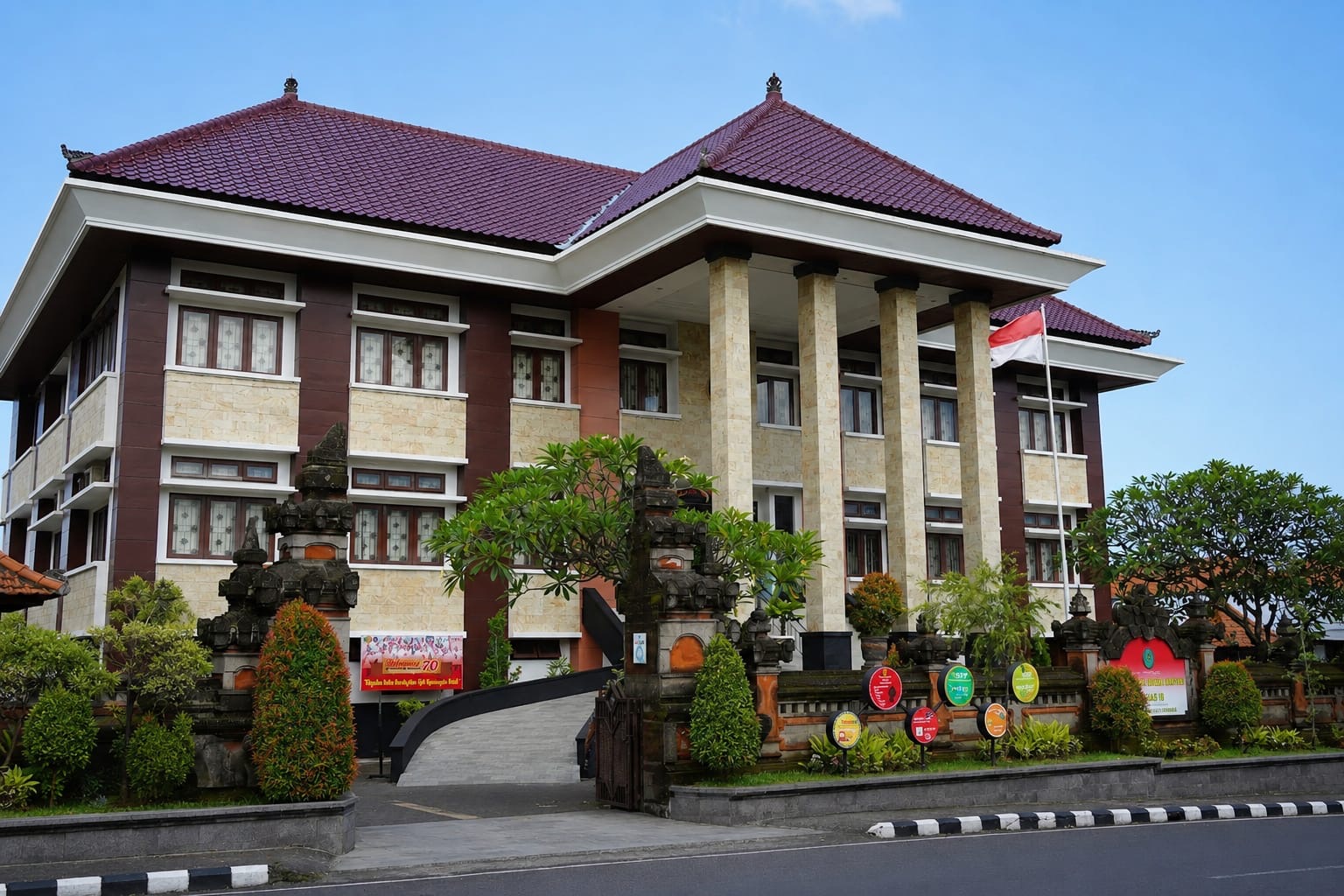 Tawarkan Gading Gajah Lewat Facebook, Pelaku Divonis 8 Bulan Penjara