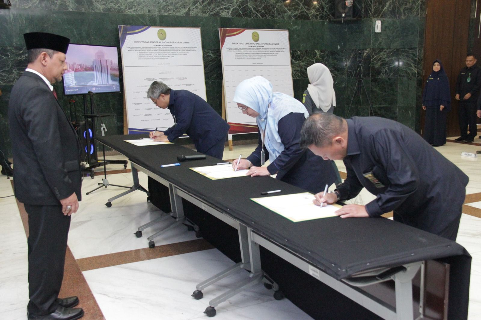Teguhkan Komitmen Integritas, Ditjen Badilum Teken Pakta Integritas 2026