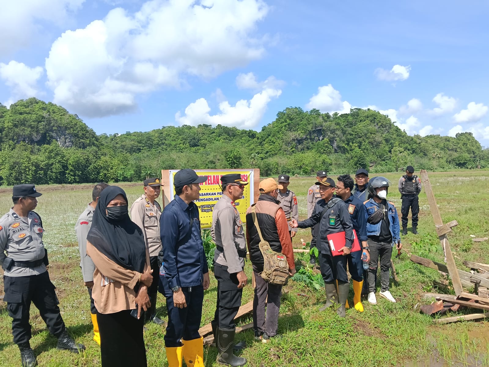 Tempuh Perjalanan Darat Di Tepian Cagar Alam, PN Maros Eksekusi Sawah 1 Hektare