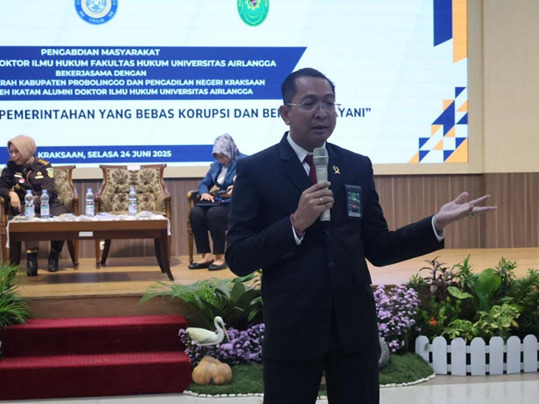 Wujud Pengabdian Pada Masyarakat, KPN Kraksaan Jadi Narasumber Seminar Hukum