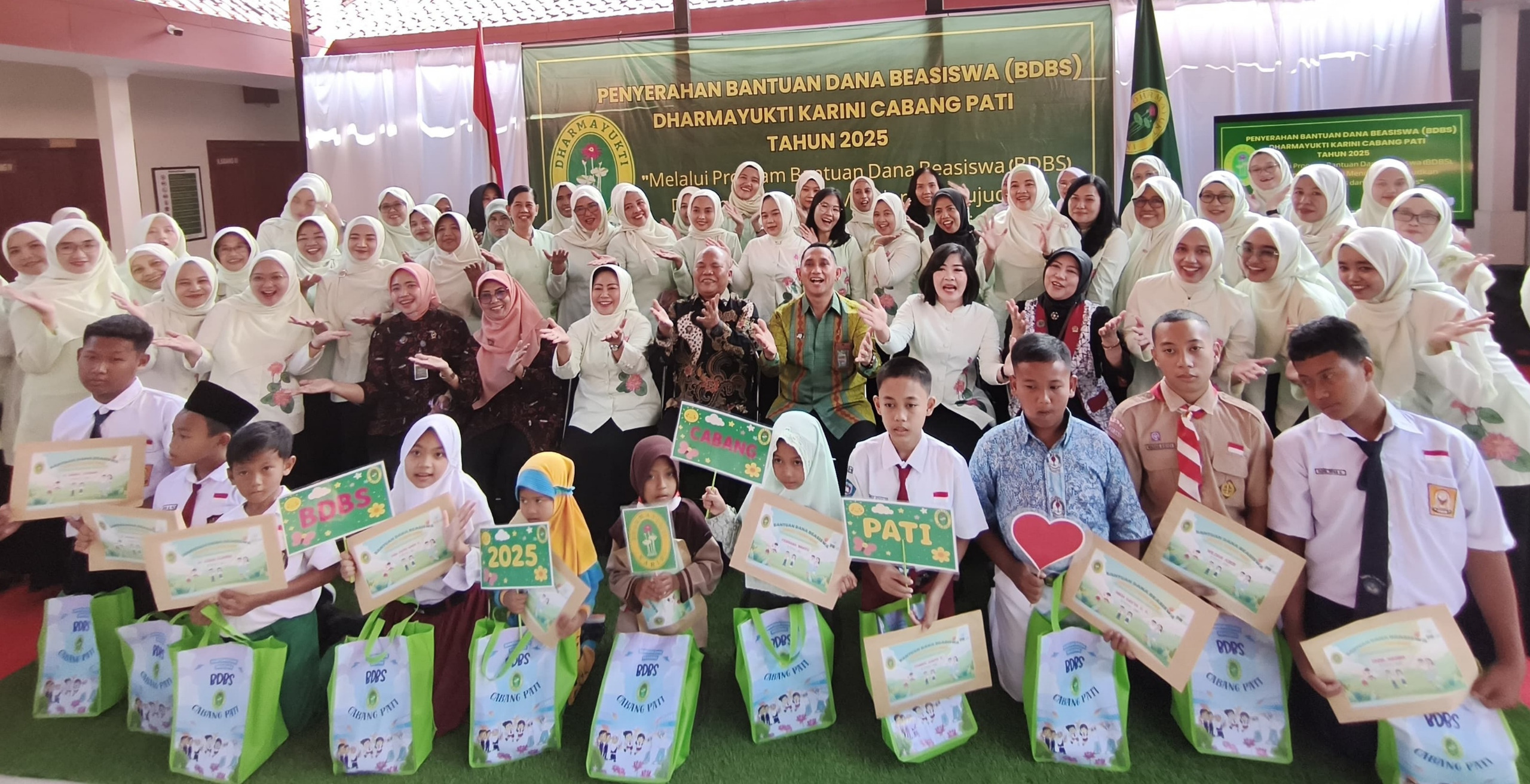 Wujudkan Generasi Cerdas dan Berintegritas, DYK Cabang Pati Salurkan Beasiswa