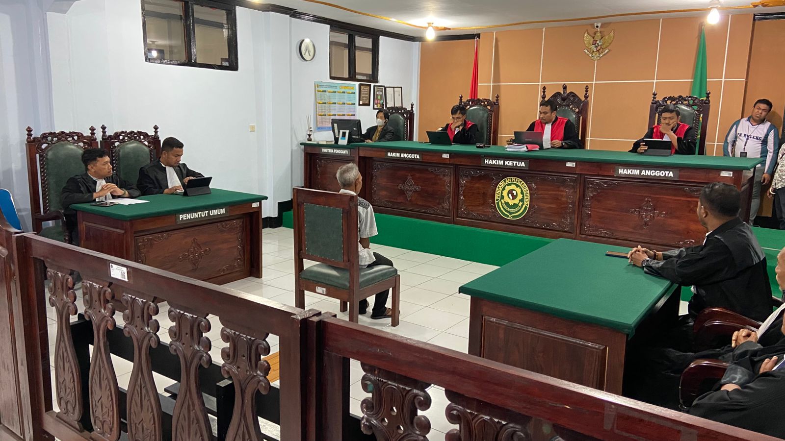 Yohanes Flori Diputus Bebas, Hakim Pertimbangkan Eksistensi Masyarakat Adat