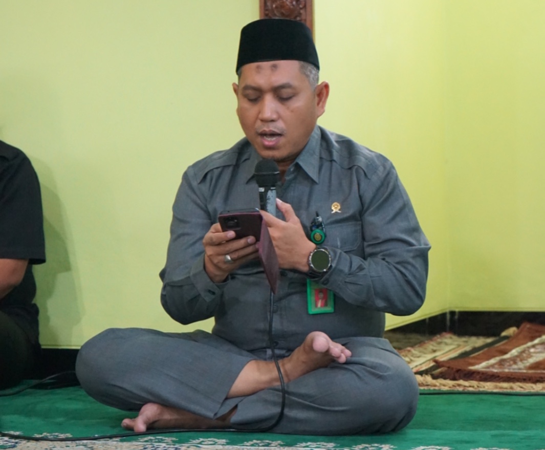 Ketua PN Semarang Pimpin Langsung Pengajian Rutin Bulanan