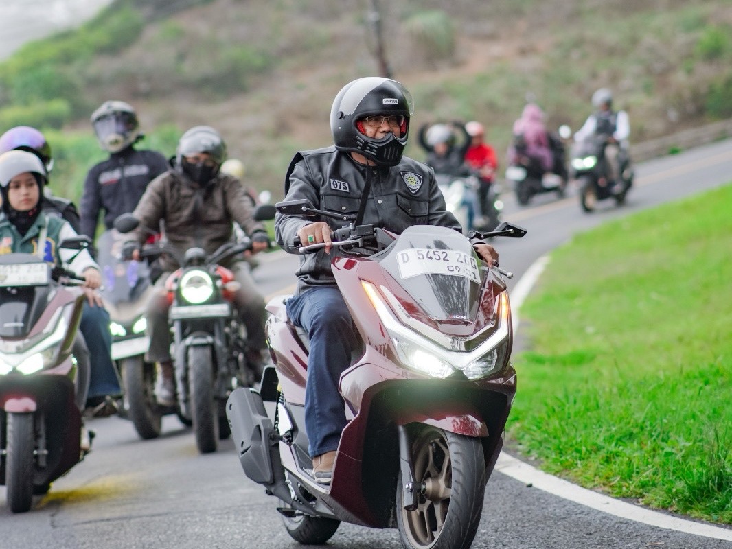 Sunday Morning Ride PN Bale Bandung