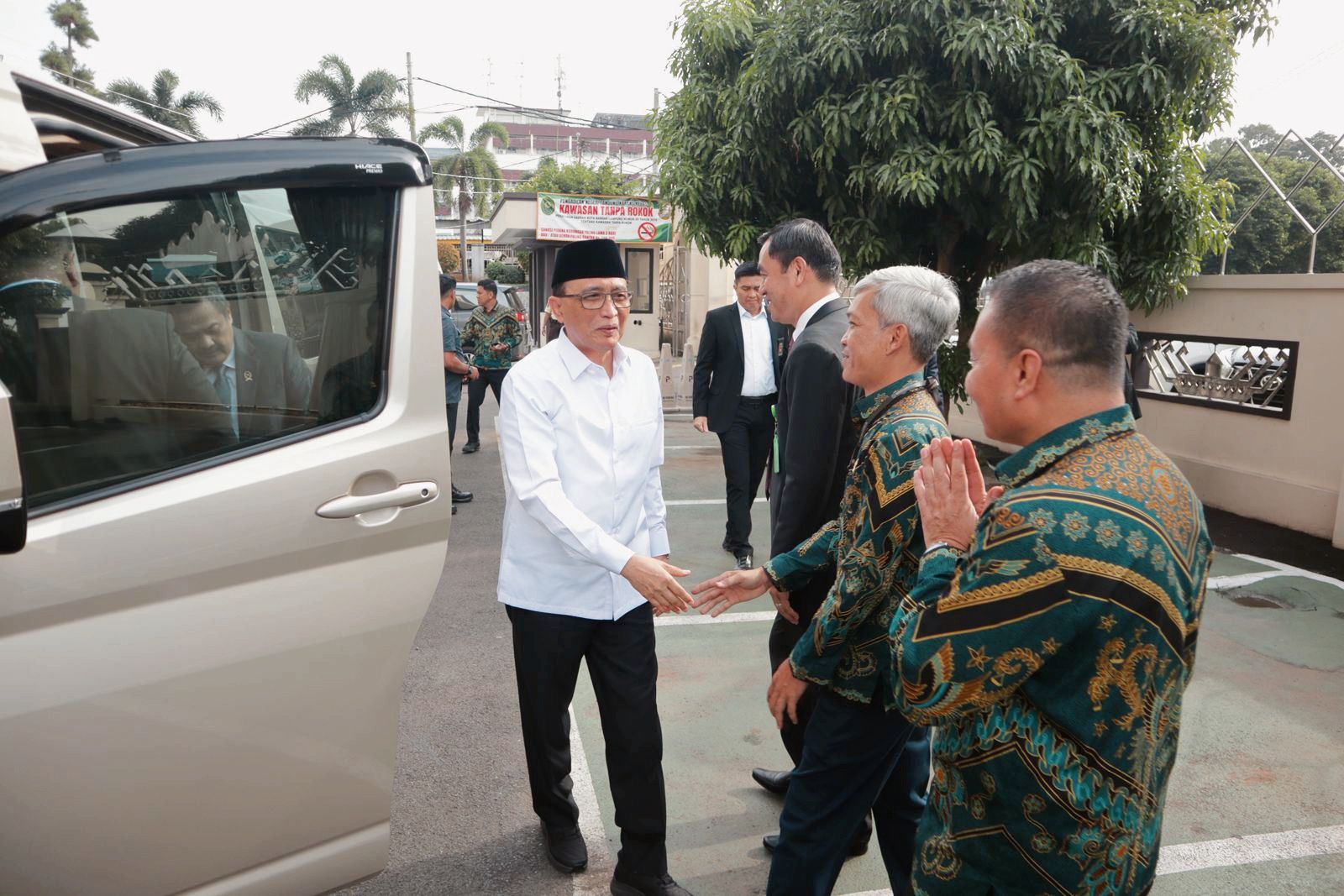 Teladan Kesederhanaan Kunjungan Ketua Mahkamah Agung