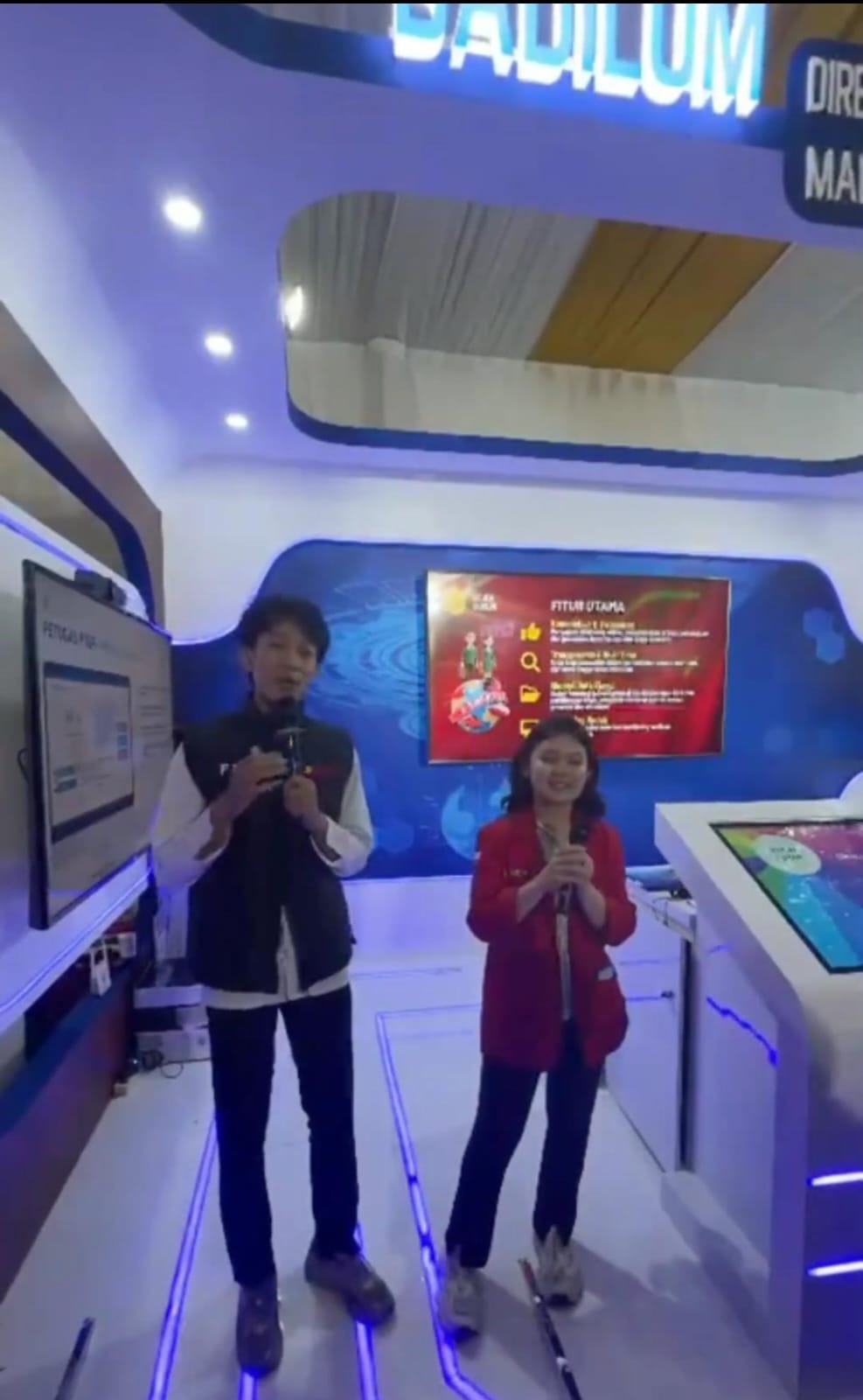 Mahasiswa Ikuti Challenge “Mendadak DANDAPALA” di Booth Badilum